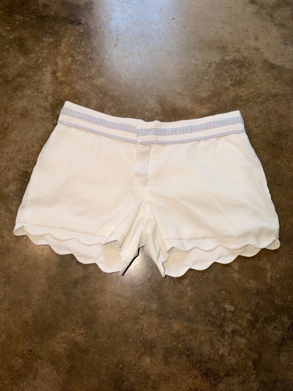 Lauren James Scalloped-Hem Chino Shorts - Size M - Picture 4 of 8